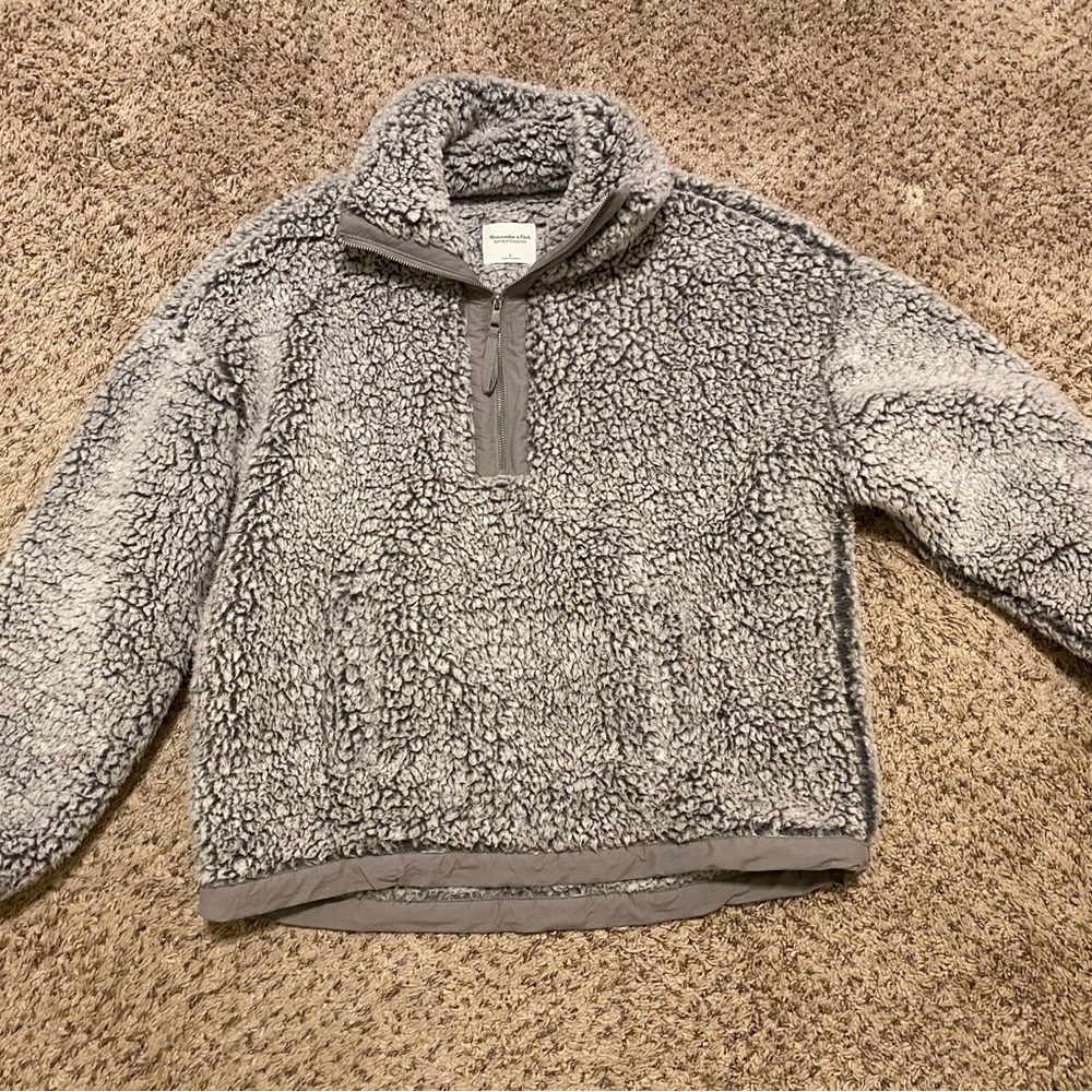 Grey 1/2 zip Abercrombie sherpa